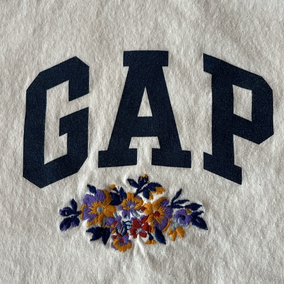 👕👚 GAP logo T in gender neutral Size Small - fits like a men’s Small - Picture 2 of 5